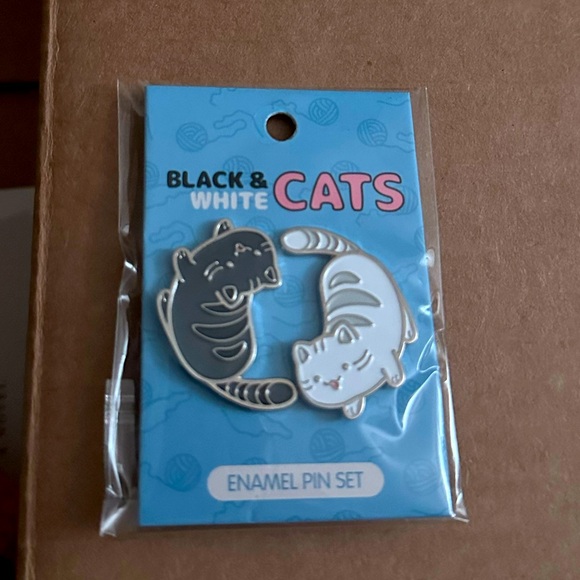 Other - Black and white cat pins